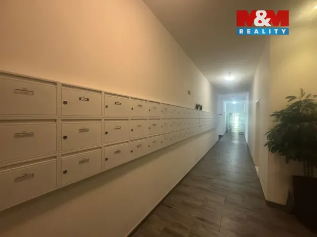 Pronájem bytu 2+kk, Meziboří, nám. 8. května, 55 m2