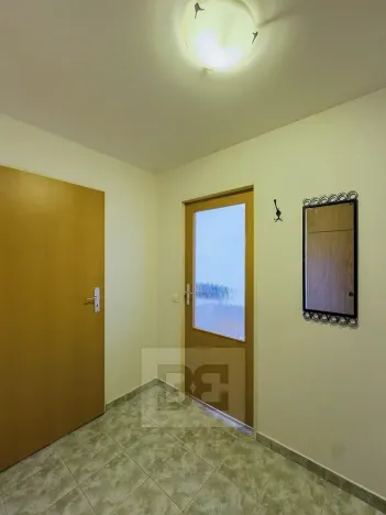 Pronájem bytu 1+kk, Praha - Horní Měcholupy, Ravennská, 30 m2