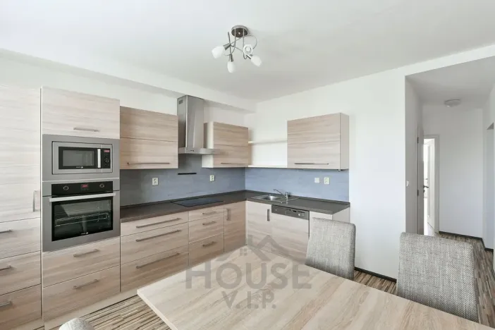 Prodej bytu 3+1, Praha - Černý Most, Kpt. Stránského, 77 m2