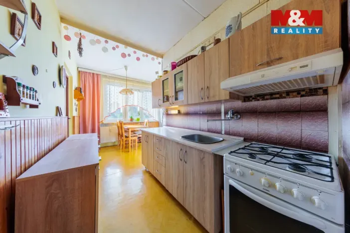 Prodej bytu 2+1, Karlovy Vary - Stará Role, Karlovarská, 61 m2