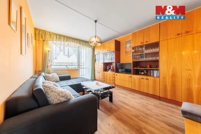 Prodej bytu 2+1, Karlovy Vary - Stará Role, Karlovarská, 61 m2