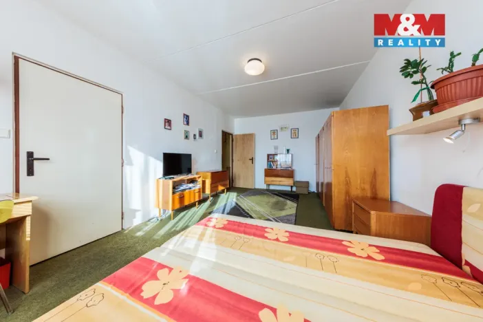 Prodej bytu 2+1, Karlovy Vary - Stará Role, Karlovarská, 61 m2