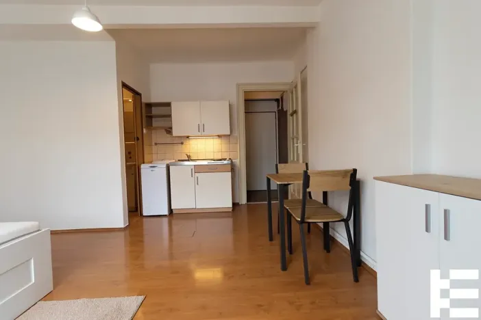 Pronájem bytu 1+kk, Praha - Vysočany, Novovysočanská, 26 m2