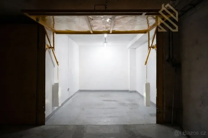 Prodej garáže, Praha - Řepy, Laudova, 20 m2
