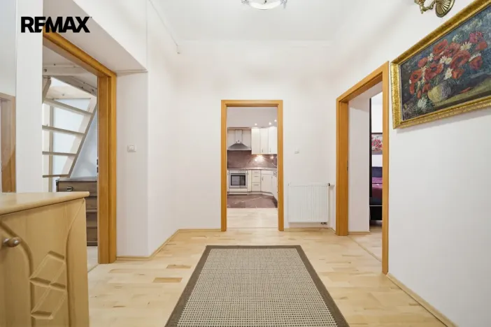 Prodej bytu 3+kk, Karlovy Vary, Moravská, 89 m2