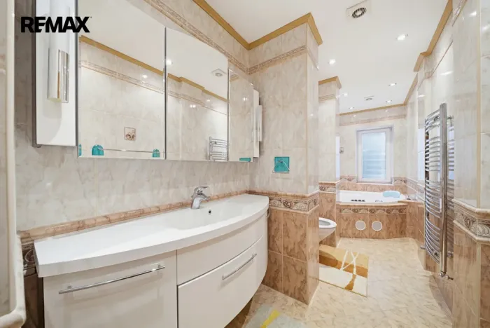 Prodej bytu 3+kk, Karlovy Vary, Moravská, 89 m2