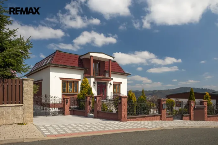 Prodej rodinného domu, Jenišov - Pod Rohem, K Rohu, 435 m2