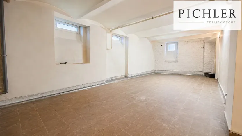 Prodej obchodního prostoru, Karlovy Vary, Moravská, 71 m2