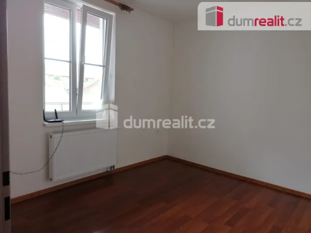 Pronájem bytu 2+kk, Praha - Kobylisy, Zenklova, 55 m2