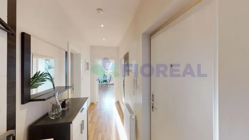 Pronájem bytu 1+kk, Praha - Vinohrady, Lublaňská, 41 m2