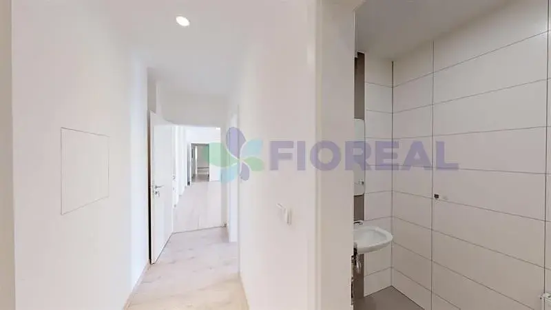 Pronájem kanceláře, Praha - Karlín, Sokolovská, 220 m2