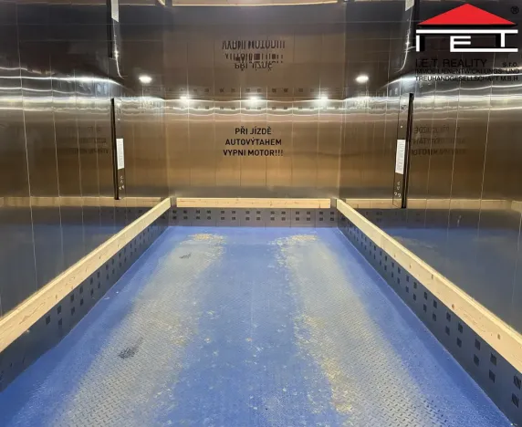 Pronájem garáže, Brno, Leitnerova, 10 m2