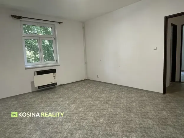 Pronájem bytu 1+1, Karlovy Vary, Závodu míru, 40 m2
