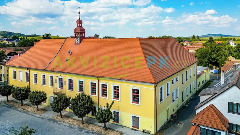 Prodej ubytování, Čechtice, nám. Dr. Tyrše, 1672 m2