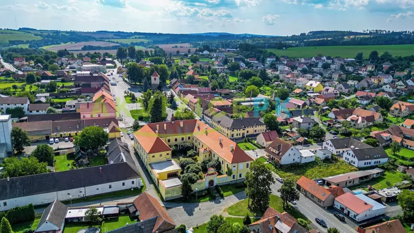 Prodej ubytování, Čechtice, nám. Dr. Tyrše, 1672 m2