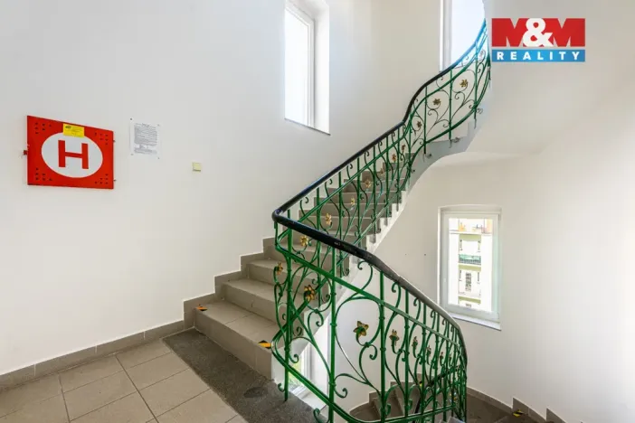 Pronájem kanceláře, Plzeň - Jižní Předměstí, Hálkova, 125 m2