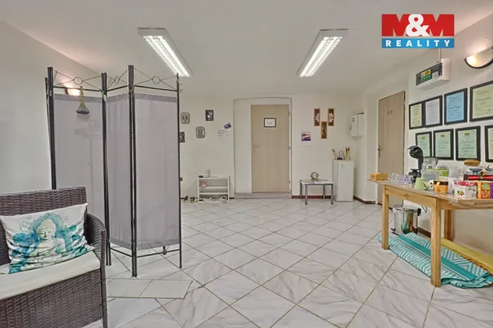 Pronájem obchodního prostoru, Čáslav - Čáslav-Staré Město, nám. Jana Žižky z Trocnova, 120 m2