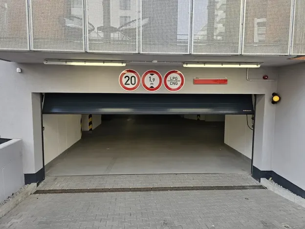 Pronájem garáže, Praha - Vysočany, Gerstelova, 18 m2
