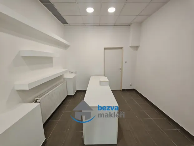 Pronájem obchodního prostoru, Pardubice, Smilova, 63 m2