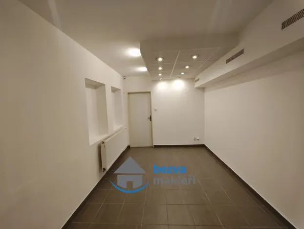 Pronájem obchodního prostoru, Pardubice, Smilova, 63 m2