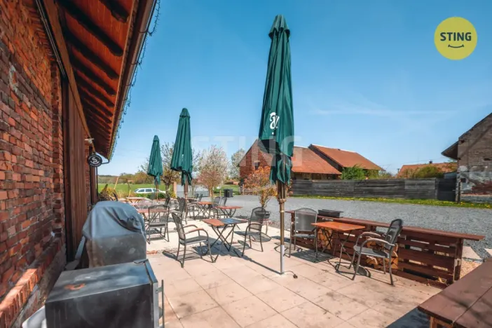 Prodej rodinného domu, Kunětice, 500 m2