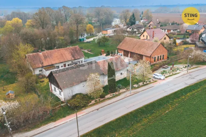 Prodej rodinného domu, Kunětice, 500 m2