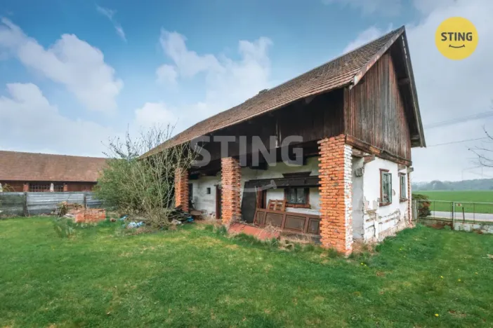 Prodej rodinného domu, Kunětice, 500 m2