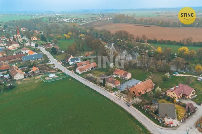 Prodej rodinného domu, Kunětice, 500 m2