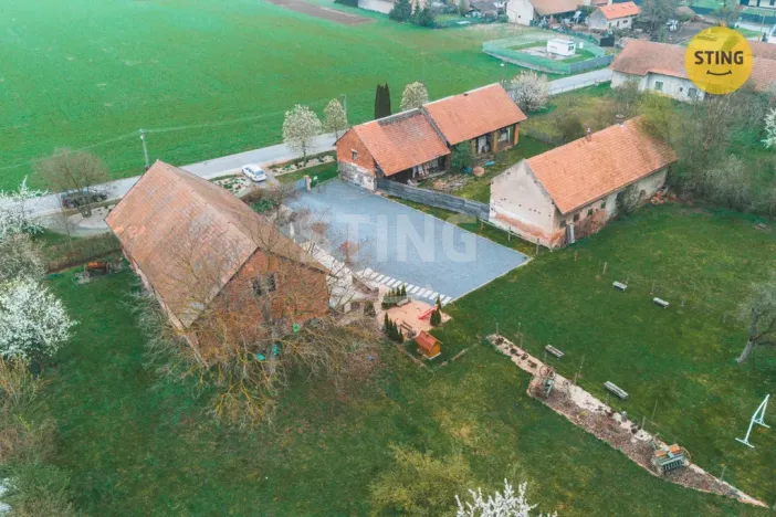 Prodej rodinného domu, Kunětice, 500 m2