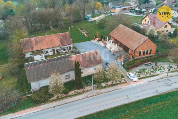 Prodej rodinného domu, Kunětice, 500 m2