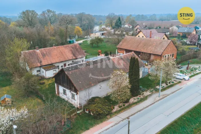 Prodej rodinného domu, Kunětice, 500 m2