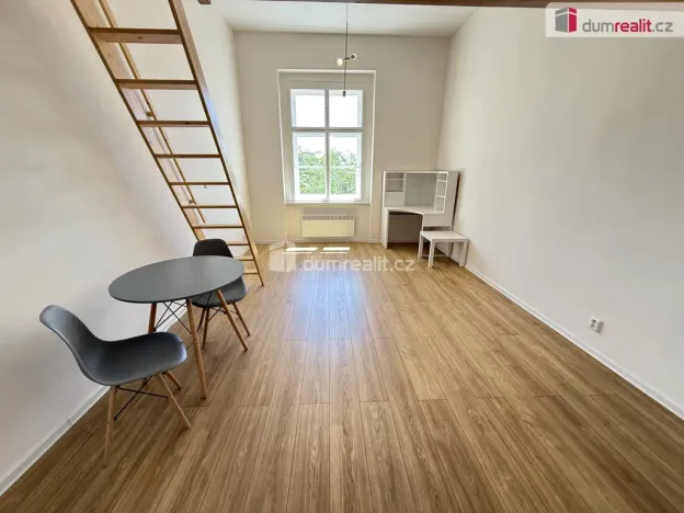 Pronájem bytu 1+kk, Praha - Smíchov, Na Valentince, 50 m2