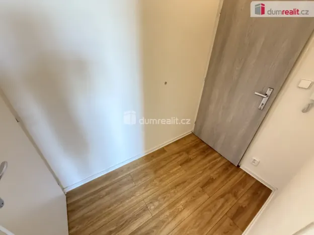 Pronájem bytu 1+kk, Praha - Smíchov, Na Valentince, 50 m2