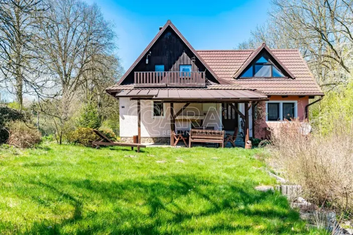 Prodej rodinného domu, Nové Dvory, 200 m2