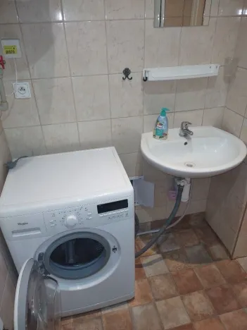 Pronájem bytu 1+kk, Ústí nad Labem - Krásné Březno, 1. máje, 24 m2
