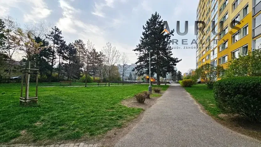 Prodej bytu 2+kk, Praha - Chodov, V průčelí, 46 m2