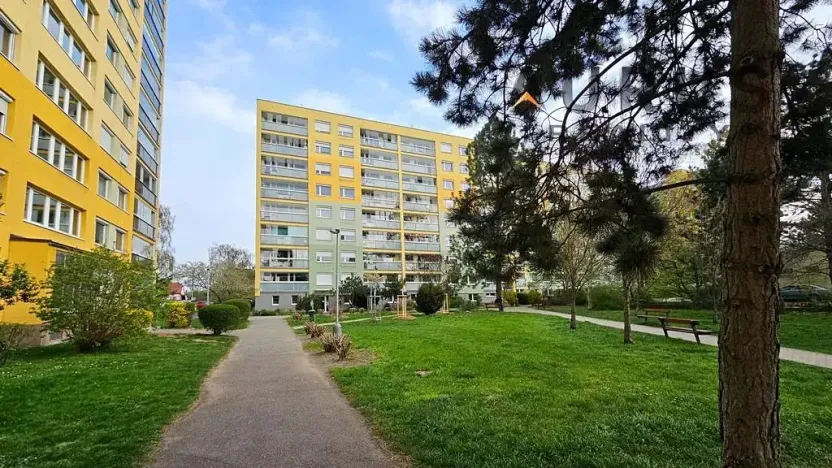 Prodej bytu 2+kk, Praha - Chodov, V průčelí, 46 m2