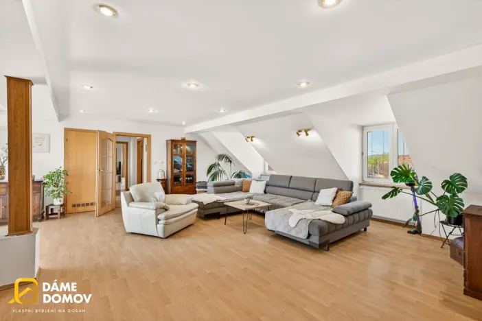 Prodej ubytování, Zlín - Štípa, Mariánské náměstí, 819 m2