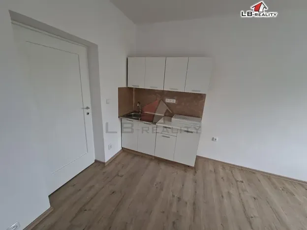 Pronájem bytu 1+kk, Kolín, Štítarská, 30 m2