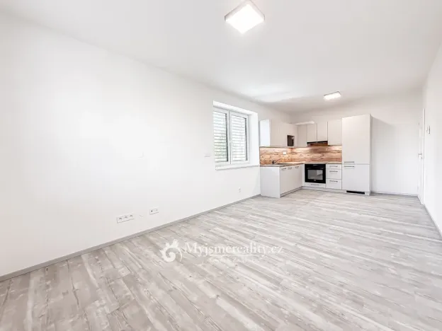 Pronájem bytu 2+kk, Znojmo, Vančurova, 48 m2