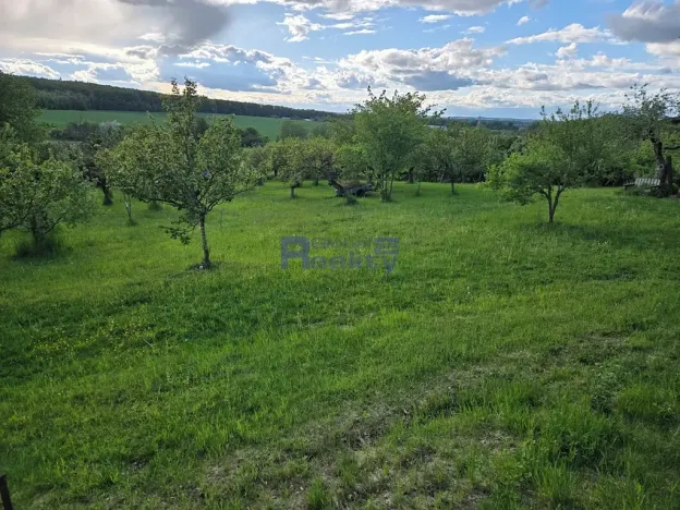 Pronájem zahrady, Dobřenice, 3673 m2