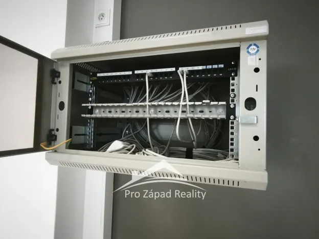 Pronájem obchodního prostoru, Plzeň, Poděbradova, 242 m2