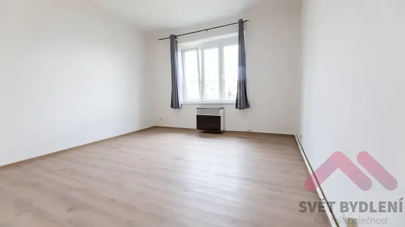 Pronájem bytu 1+kk, Praha - Vršovice, Tolstého, 27 m2
