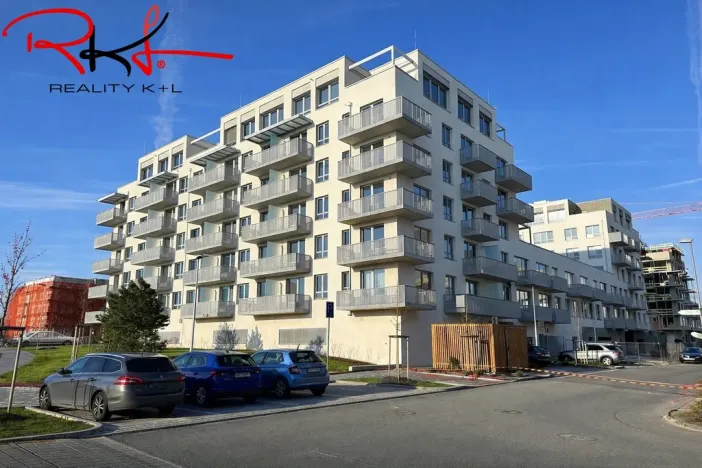 Pronájem garážového stání, Praha - Dolní Měcholupy, Honzíkova, 13 m2