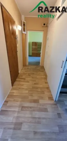 Pronájem bytu 2+1, Mariánské Lázně - Úšovice, Školní náměstí, 61 m2
