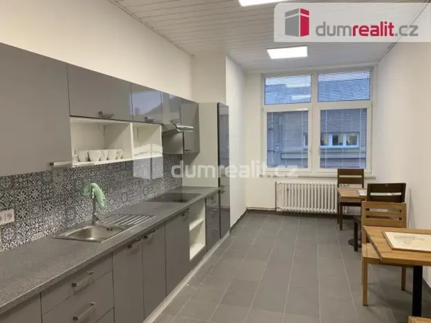 Pronájem kanceláře, Hradec Králové - Kukleny, Kalendova, 61 m2