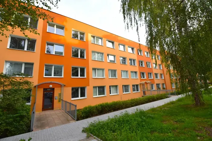 Pronájem bytu 2+kk, Králův Dvůr, Nad Stadionem, 42 m2