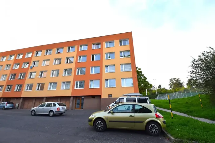 Pronájem bytu 2+kk, Králův Dvůr, Nad Stadionem, 42 m2