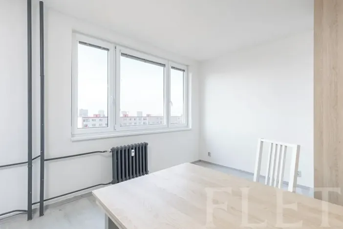 Pronájem bytu 1+kk, Praha - Záběhlice, Topolová, 31 m2