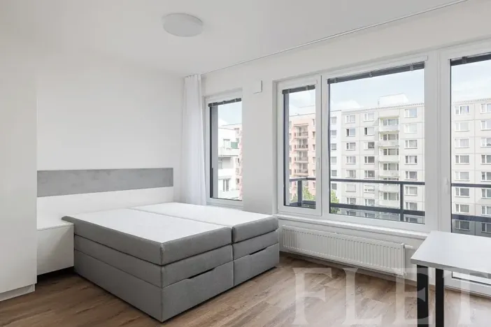 Pronájem bytu 1+kk, Praha - Kamýk, Hodkovická, 35 m2